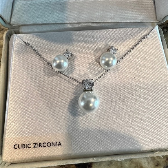 Charter Club cubic zirconia stud earrings and necklace set, never worn - Picture 2 of 3
